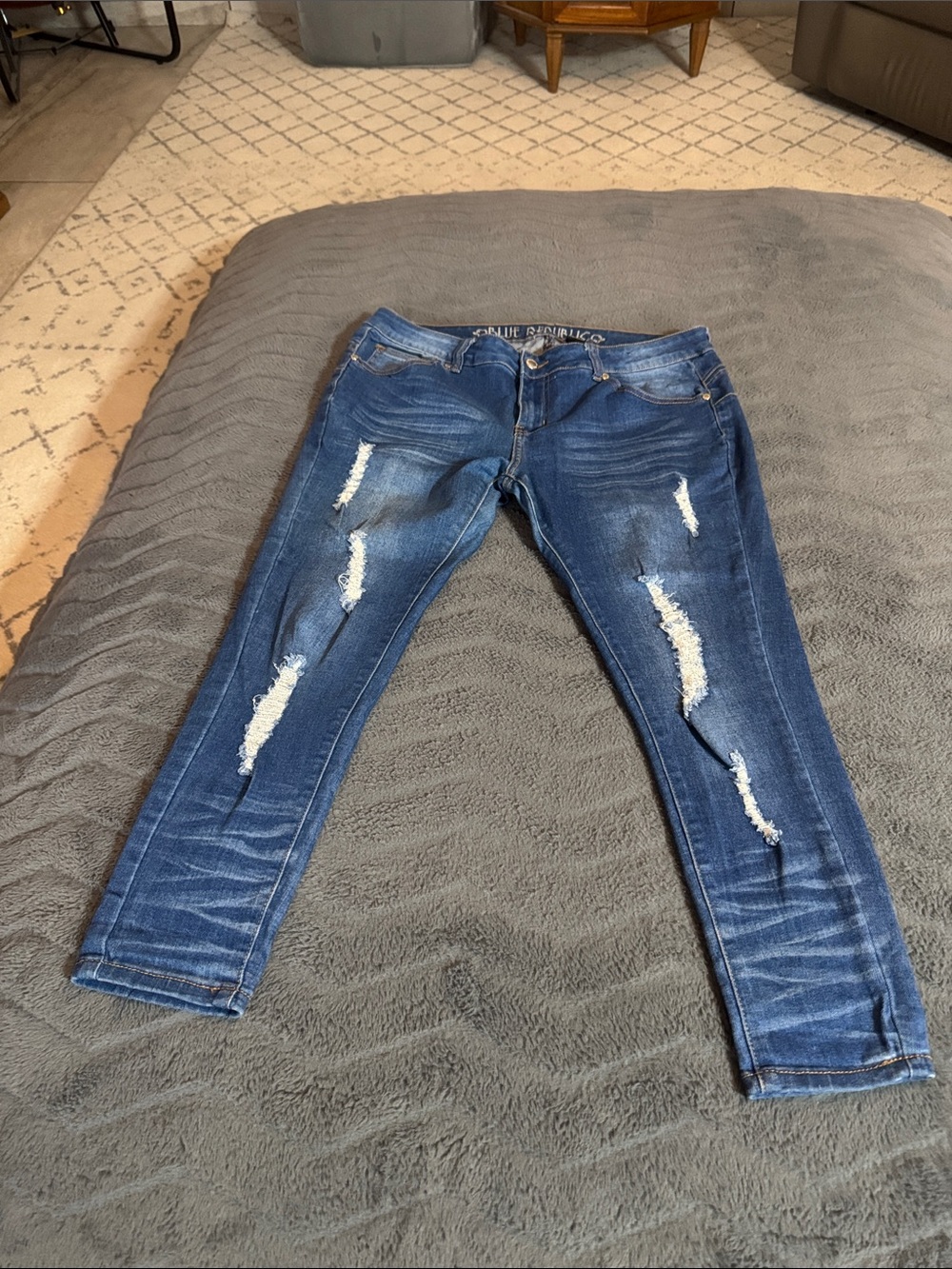 Distressed Dark Blue Skinny Jeans for Women